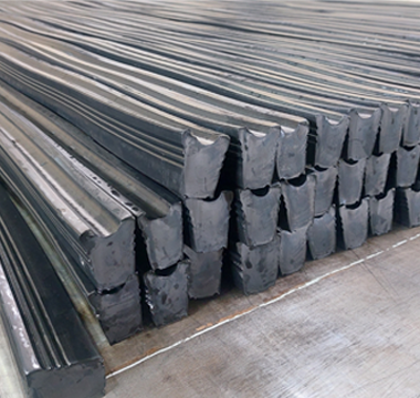 Longitudinal and extruded tires